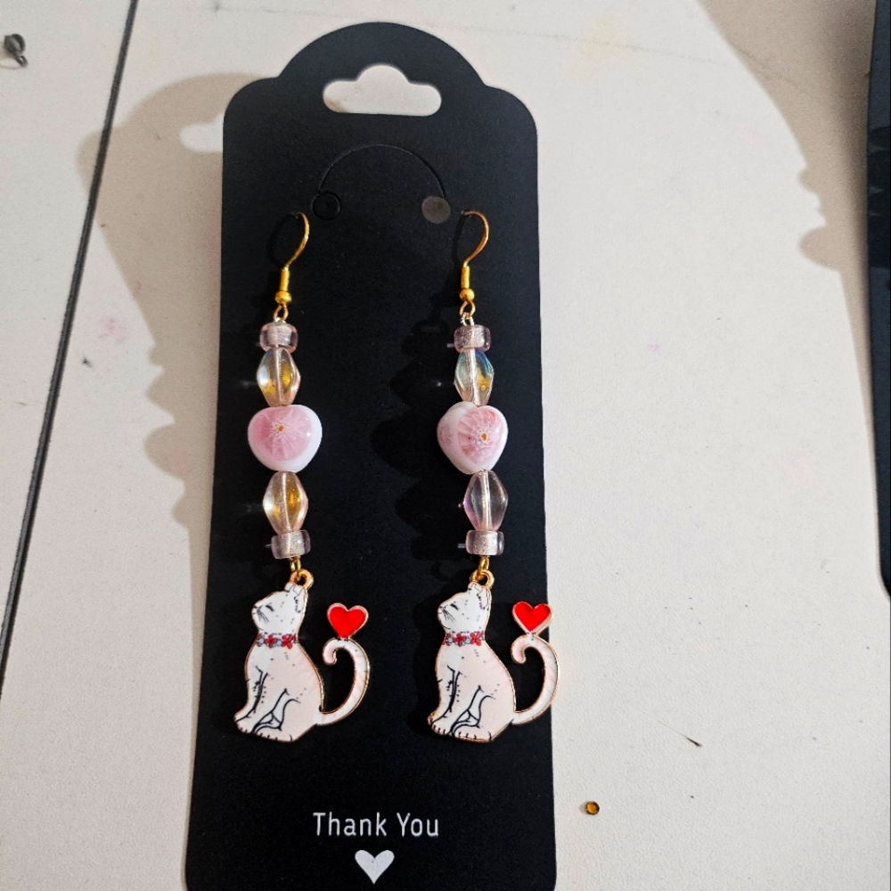 RARE only 1 cat earrings